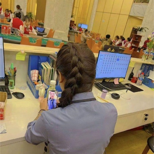 尊龙时凯游戏冠军奖杯